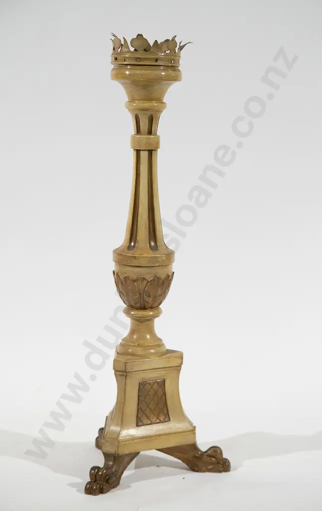 Modern Painted and Gilded Fluted Wooden Lamp Base Image 1++