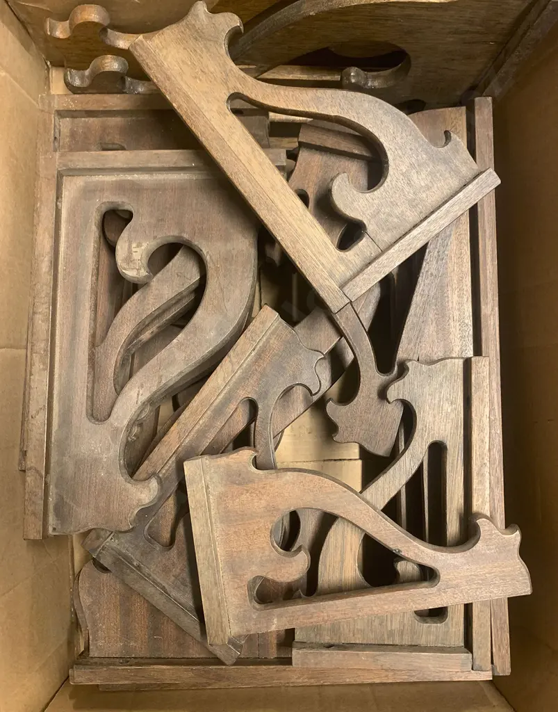 Box Mahogany Brackets Image 1++