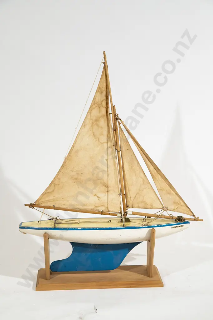 Star Yacht Company Wooden Pond Yacht on Stand Image 1++