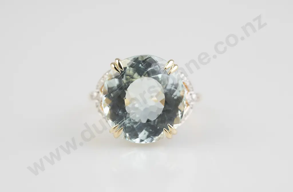 14ct Single Aquamarine and Diamond Ring Image 1++