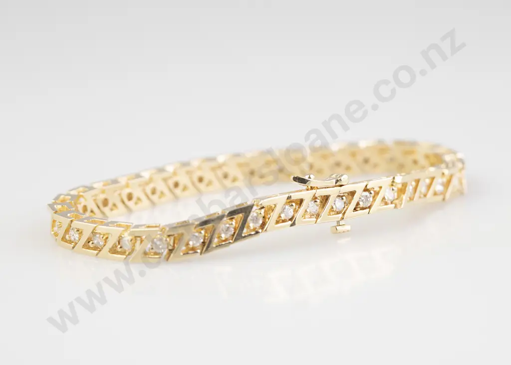 14ct 34stone Diamond Bracelet Image 1++