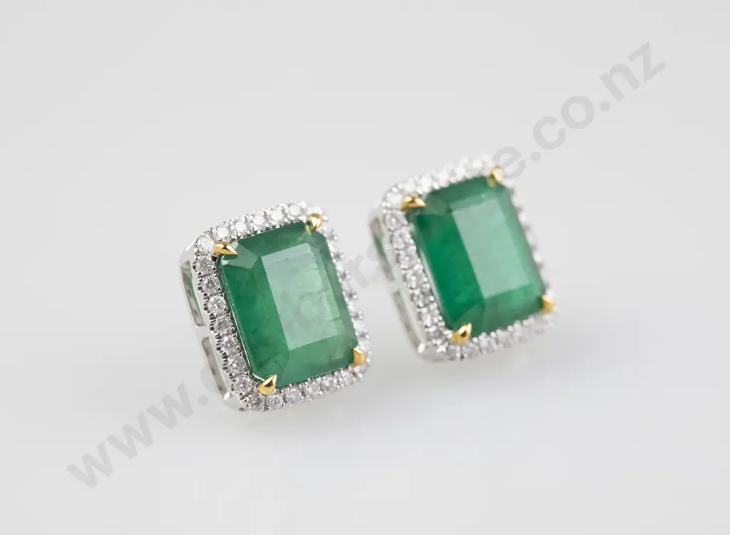 14ct White Gold Emerald and Diamond Cluster Stud Earrings Image 1++