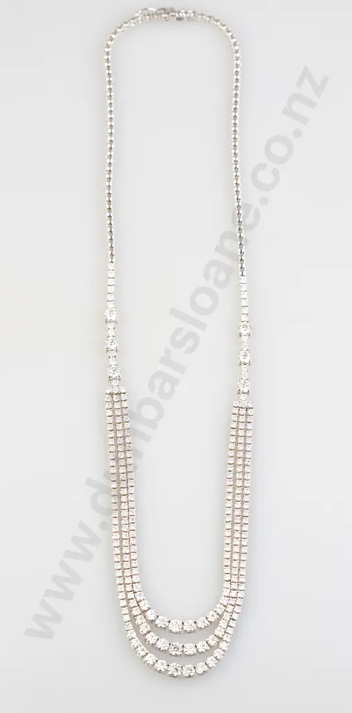 18ct White Gold 230stone DIamond Necklace Image 1++