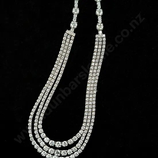 18ct White Gold 230stone DIamond Necklace