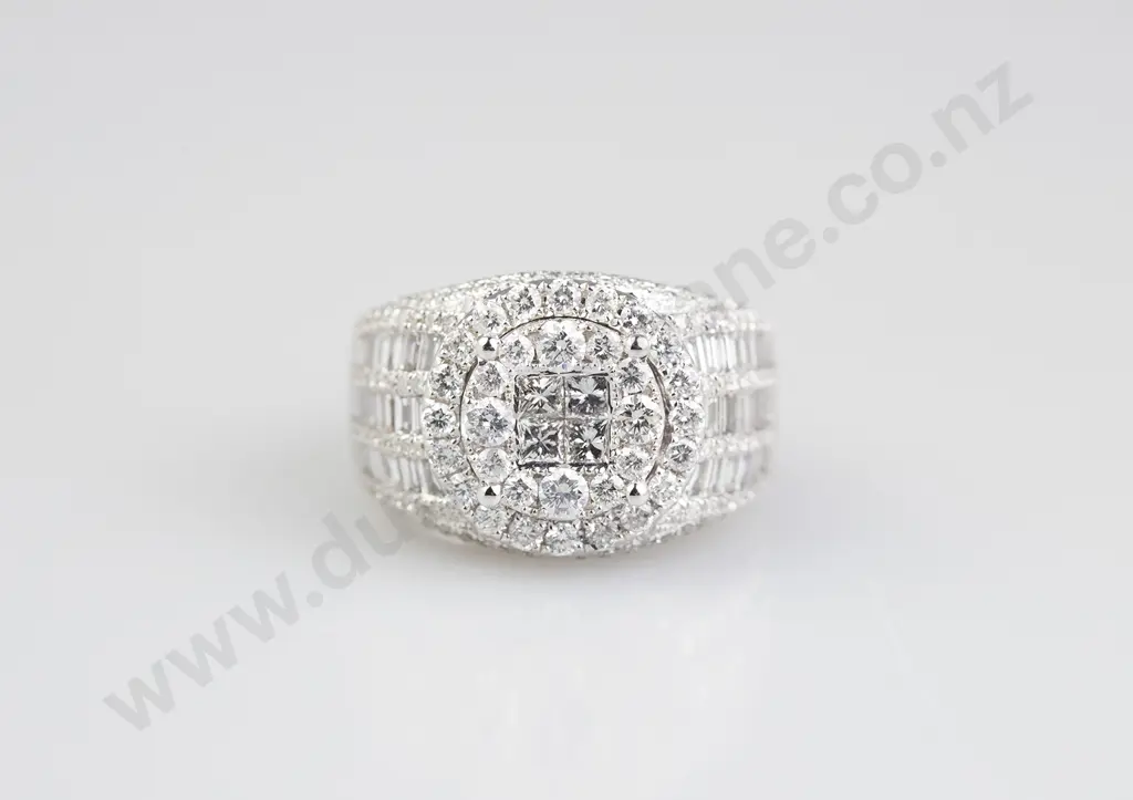 18ct White Gold 256stone Diamond Cluster Ring Image 1++