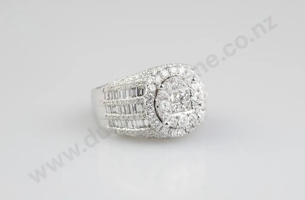 18ct White Gold 256stone Diamond Cluster Ring Image 1++