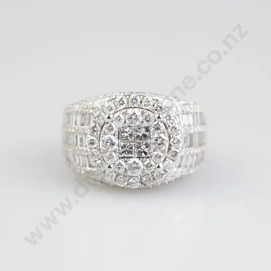 18ct White Gold 256stone Diamond Cluster Ring
