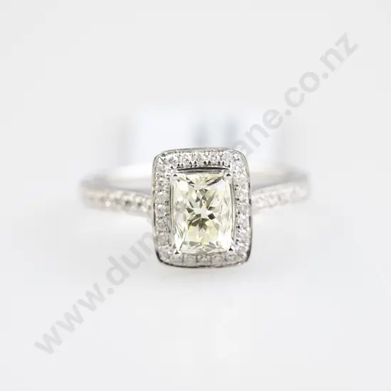 18ct White Gold 39stone Diamond Cluster Ring