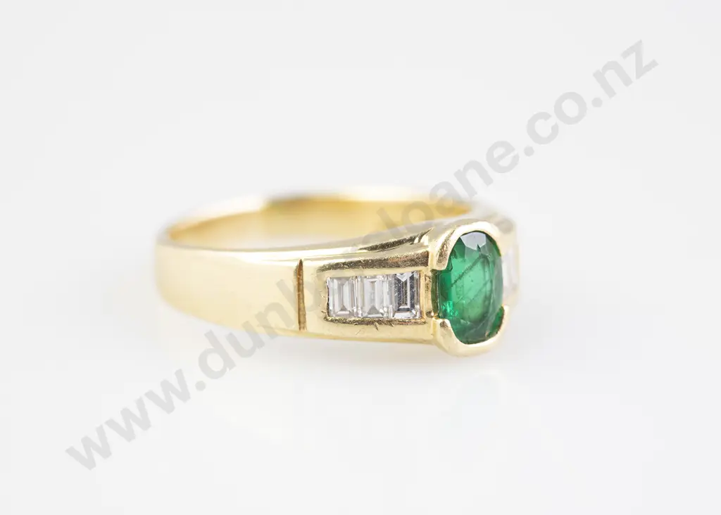 18ct Seven Stone Emerald and Diamond Band Ring Image 1++