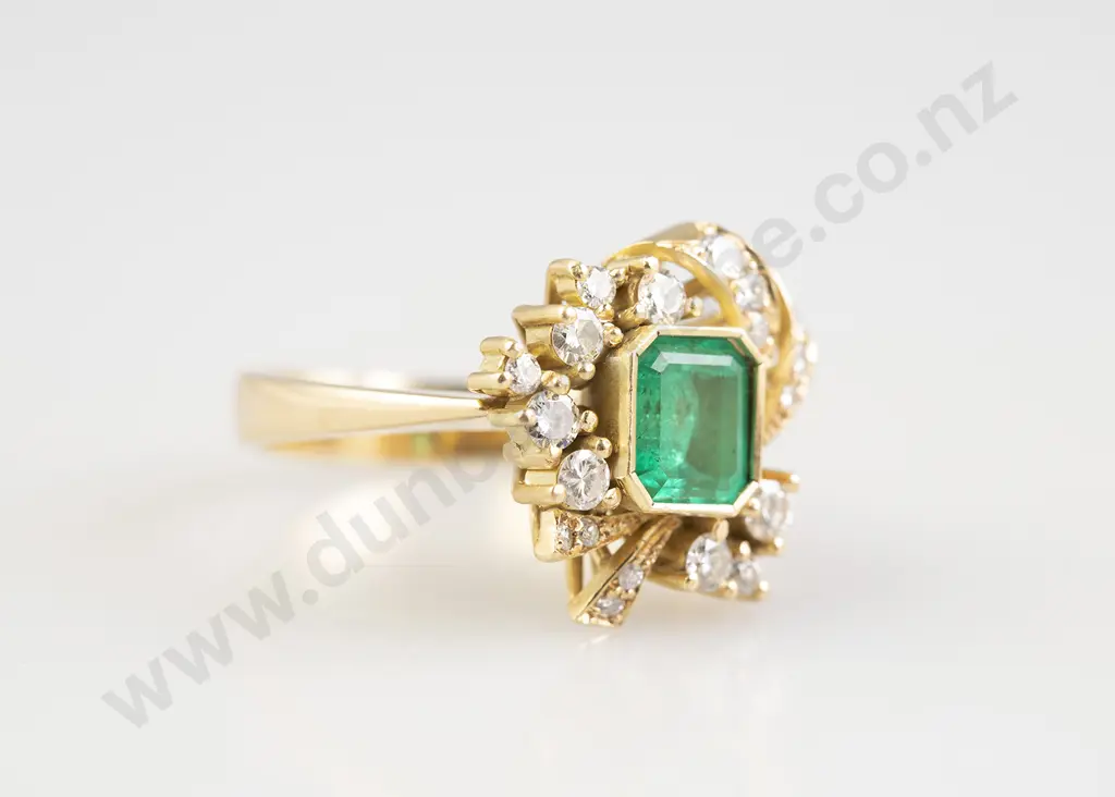 18ct 22stone Emerald and Diamond Spray Cluster Dress Ring Image 1++
