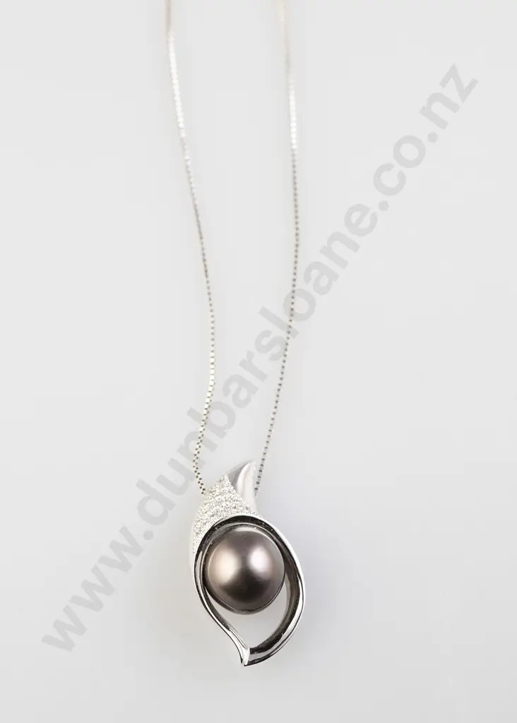 18ct White Gold Single South Seas Black Pearl and Diamond Pendant Image 1++