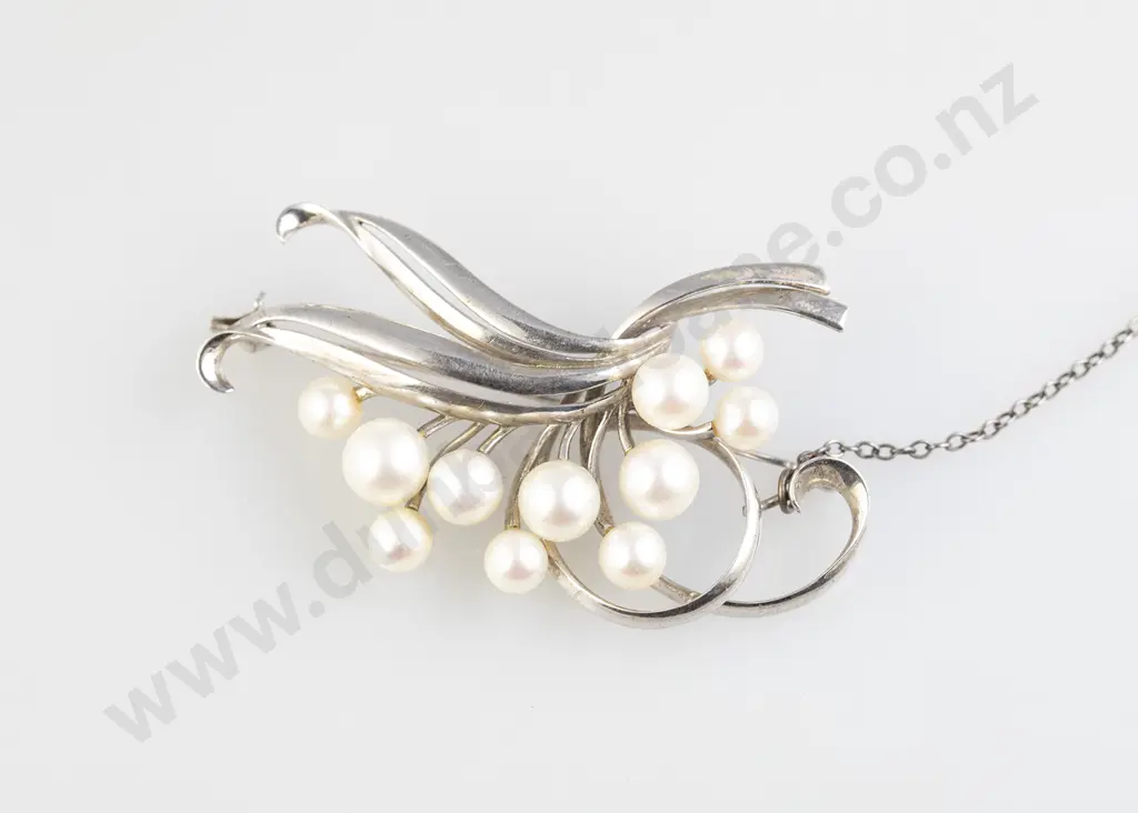 Mikimoto Eleven Cultured Pearl Spray Brooch Image 1++