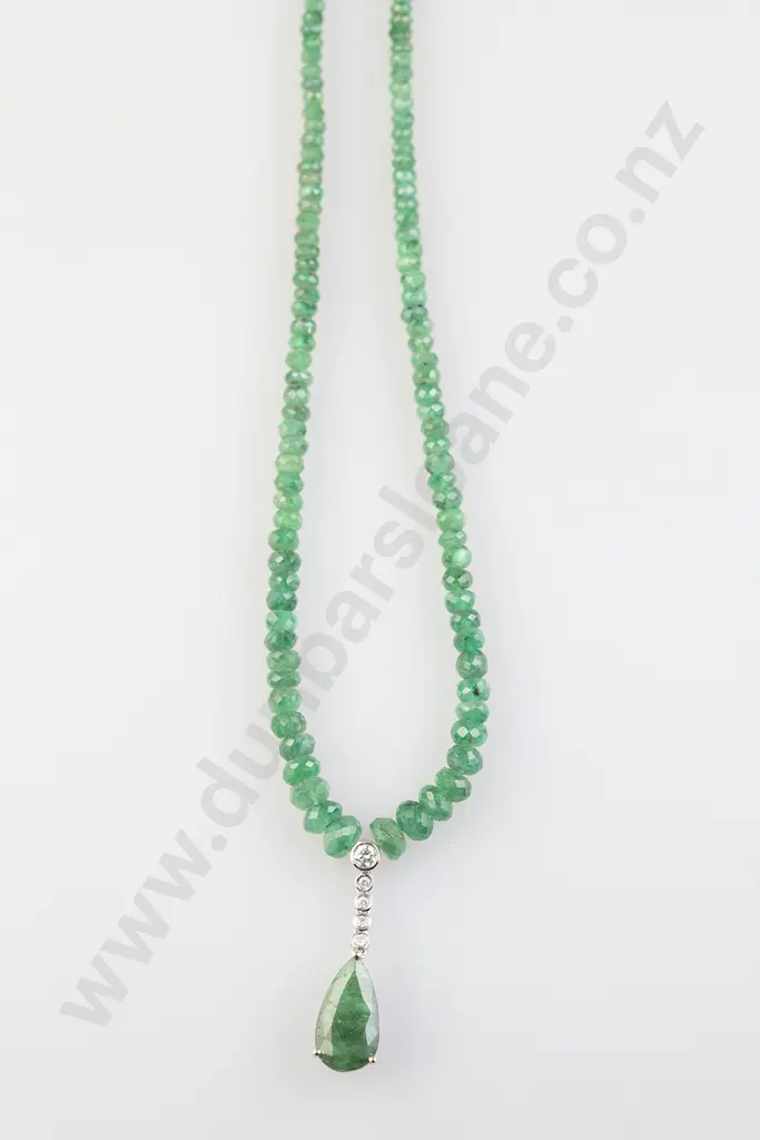18ct Emerald and Diamond Pendant Necklace Image 1++