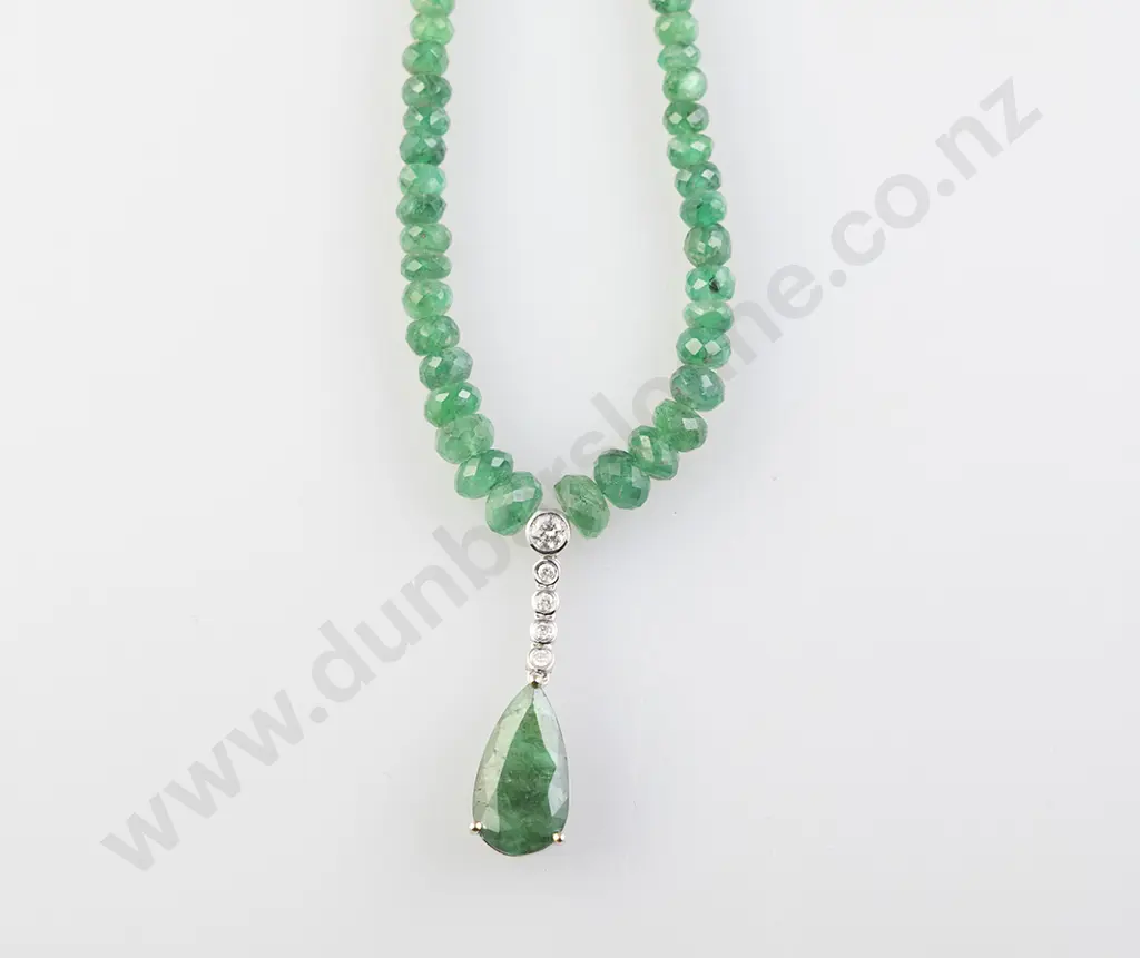 18ct Emerald and Diamond Pendant Necklace Image 1++