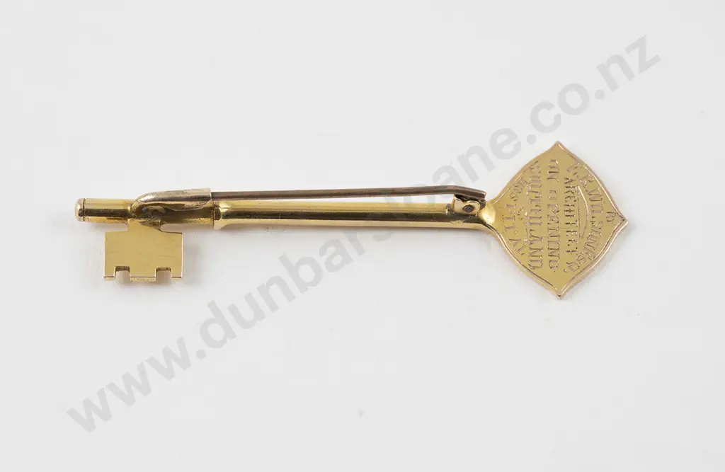 Boxed NZ George Lumsden (son) 9ct Gold Presentation Key Brooch Image 1++