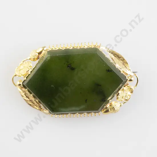 NZ Colonial 15ct Greenstone Brooch