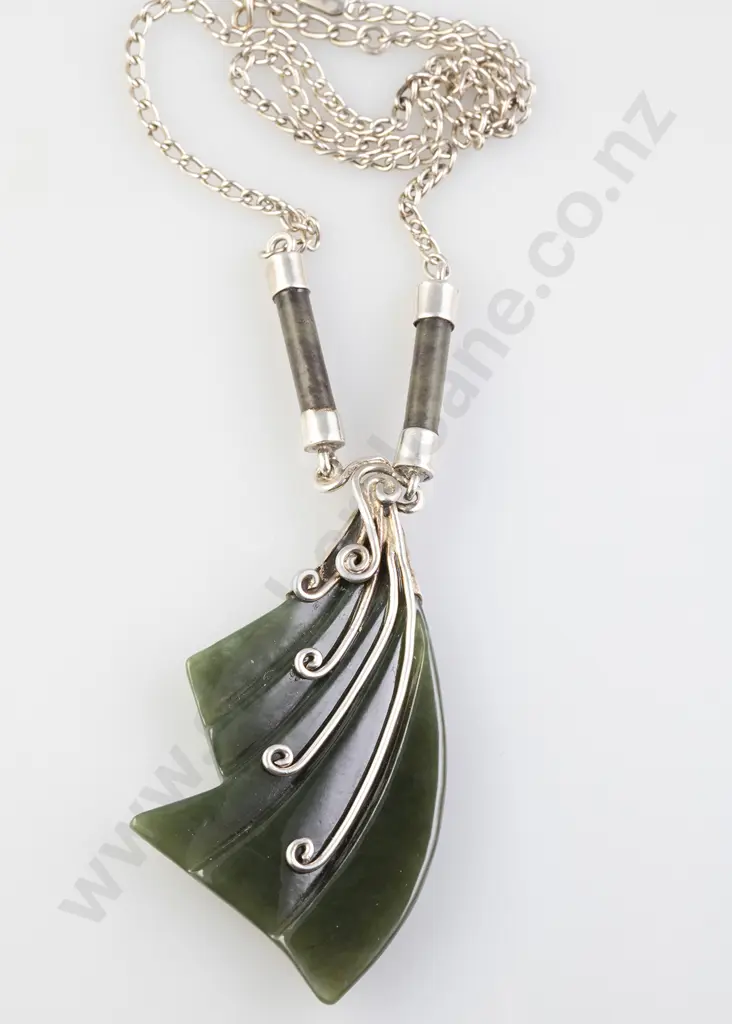 Modern S/S and Greenstone Pendant Image 1++