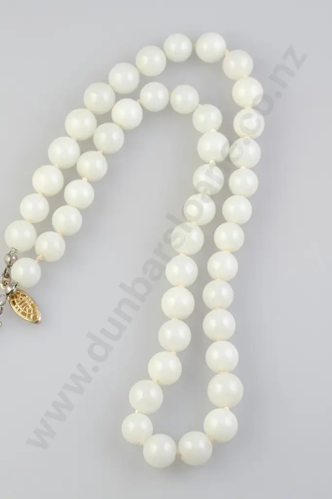 Single Strand Uniform White Jade Bead Necklace Image 1++