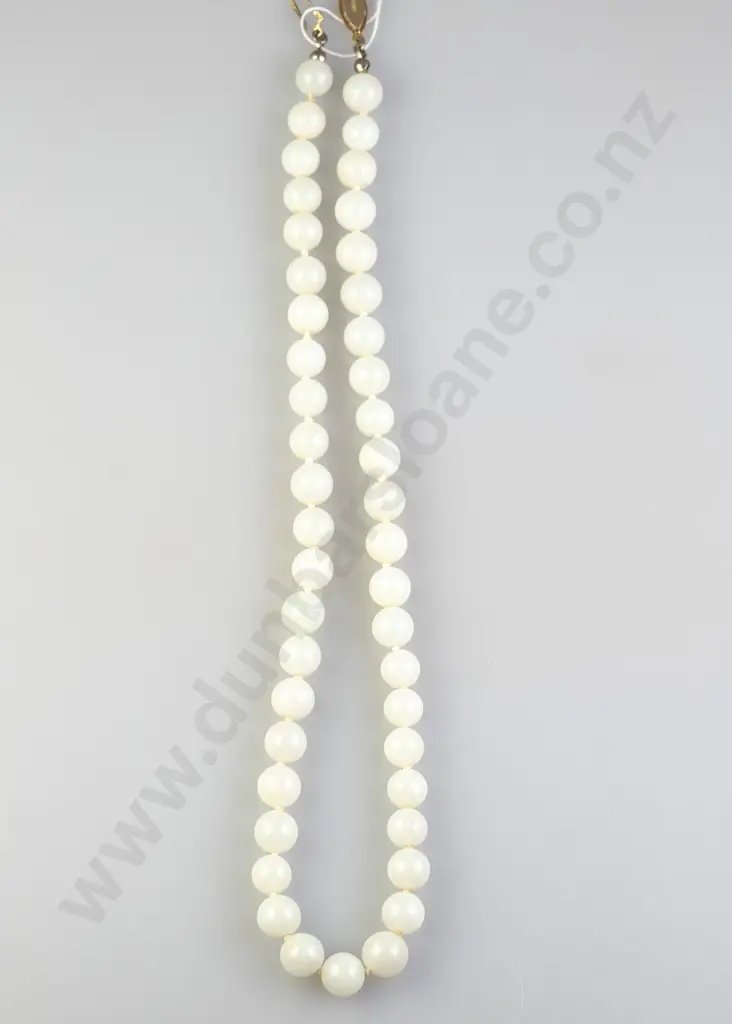 Single Strand Uniform White Jade Bead Necklace Image 1++
