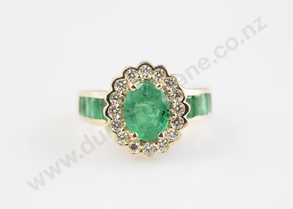 14ct 25stone Emerald and Diamond Cluster Ring Image 1++