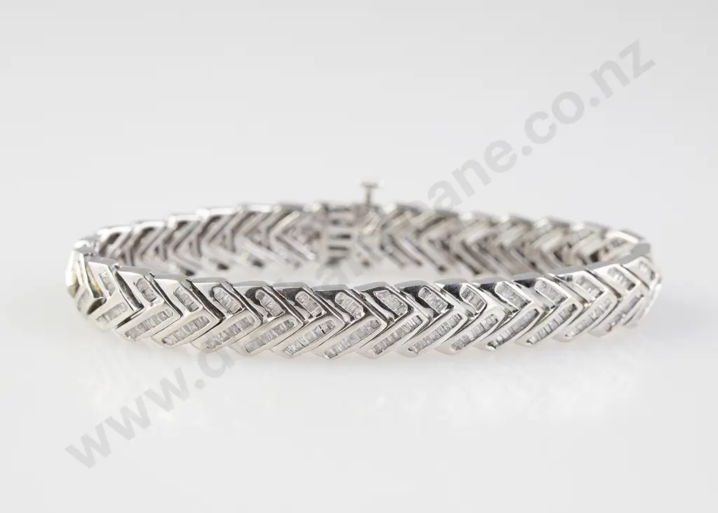 18ct White Gold 396stone Diamond Bracelet Image 1++