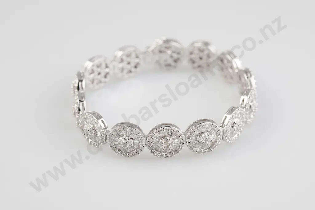 Modern Design 18ct White Gold 686stone Diamond Bracelet Image 1++