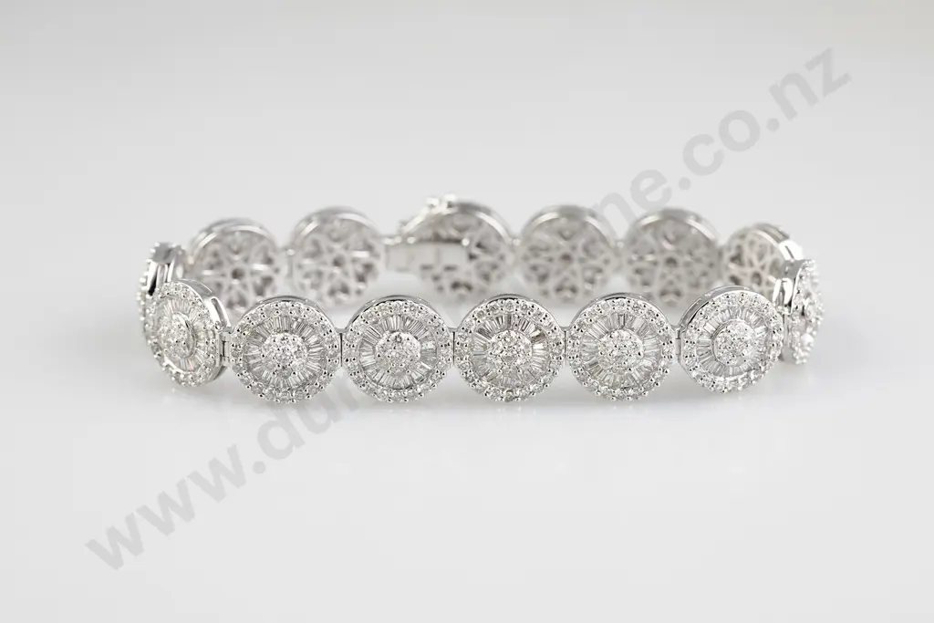 Modern Design 18ct White Gold 686stone Diamond Bracelet Image 1++