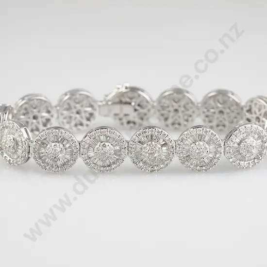 Modern Design 18ct White Gold 686stone Diamond Bracelet