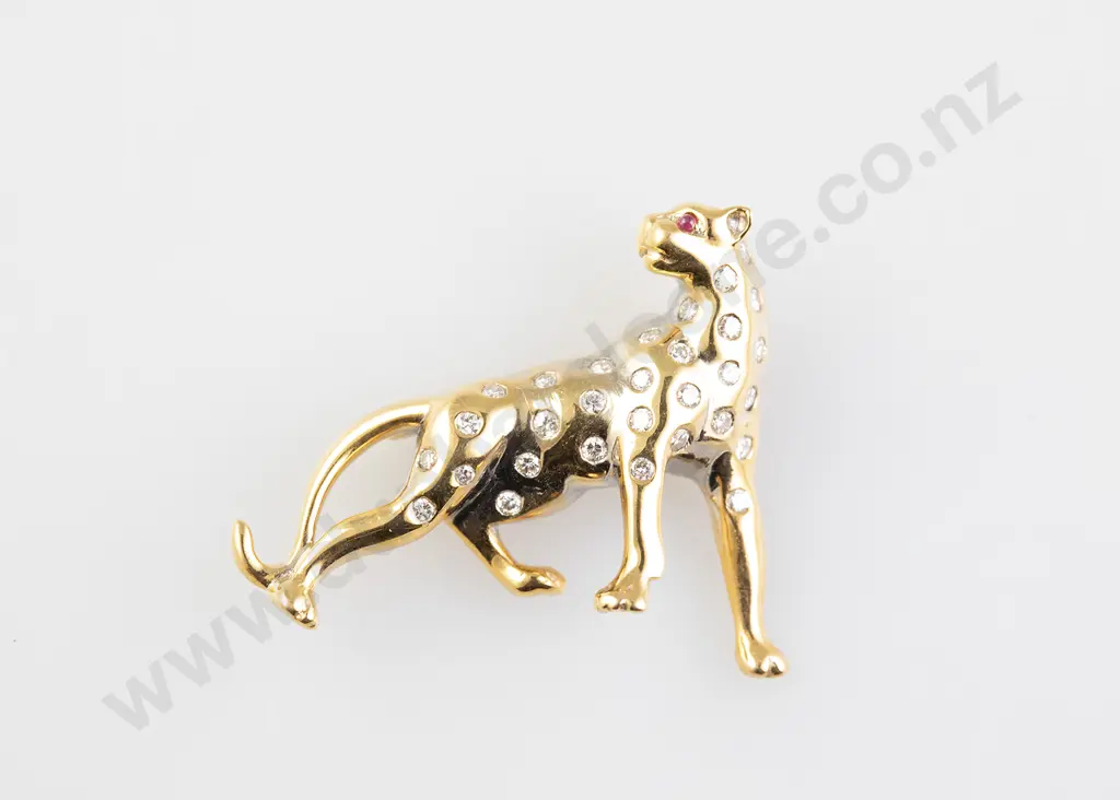 18ct Diamond Leopard Brooch Image 1++