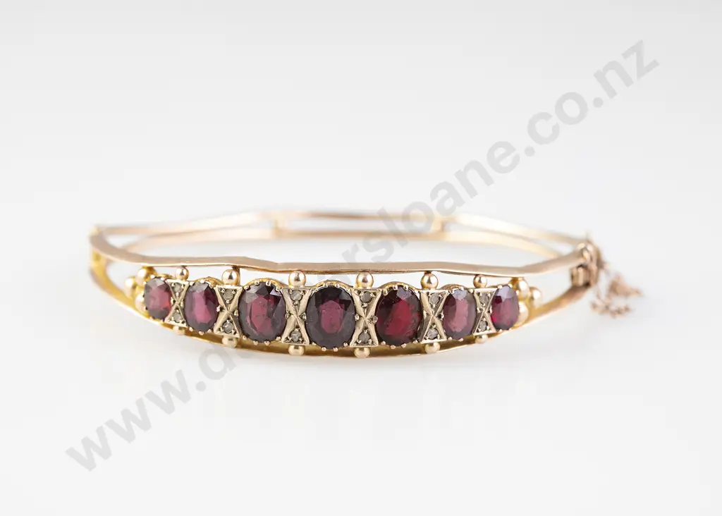 Victorian 9ct Seven Stone Garnet Hinged Snap Bangle Image 1++