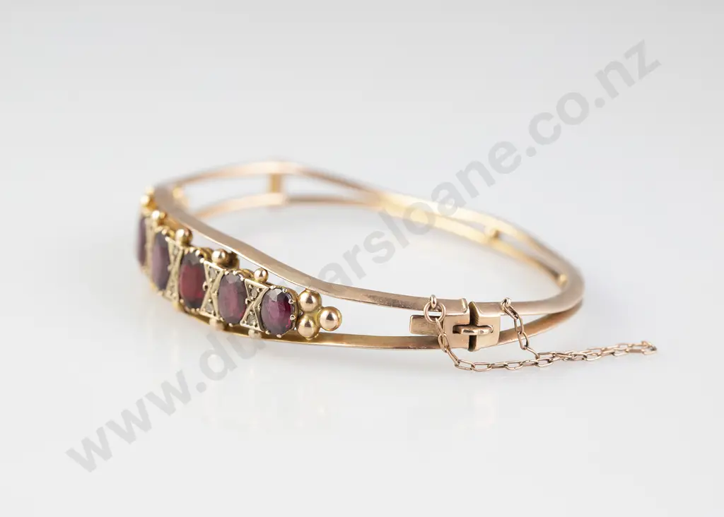 Victorian 9ct Seven Stone Garnet Hinged Snap Bangle Image 1++