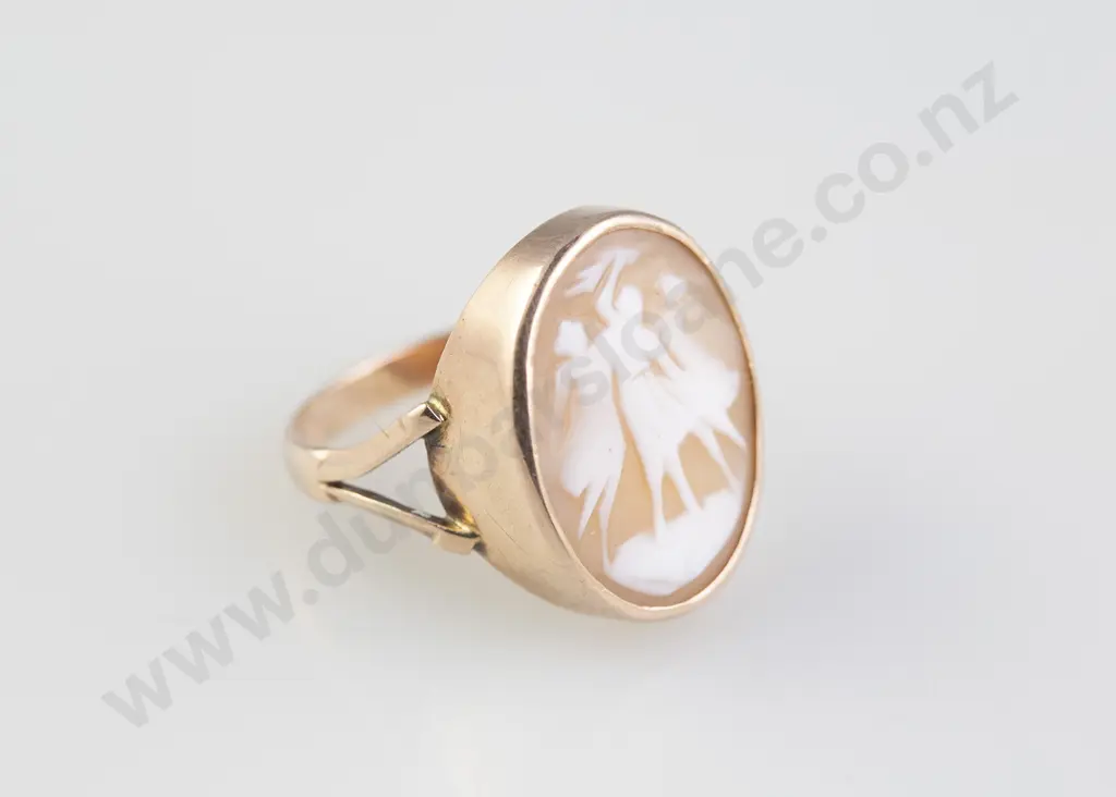 9ct Cameo Ring Image 1++