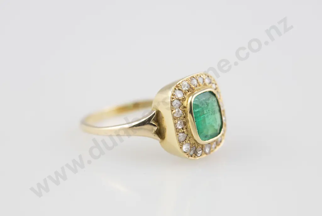 18ct 21stone Emerald and Diamond Cluster Ring Image 1++