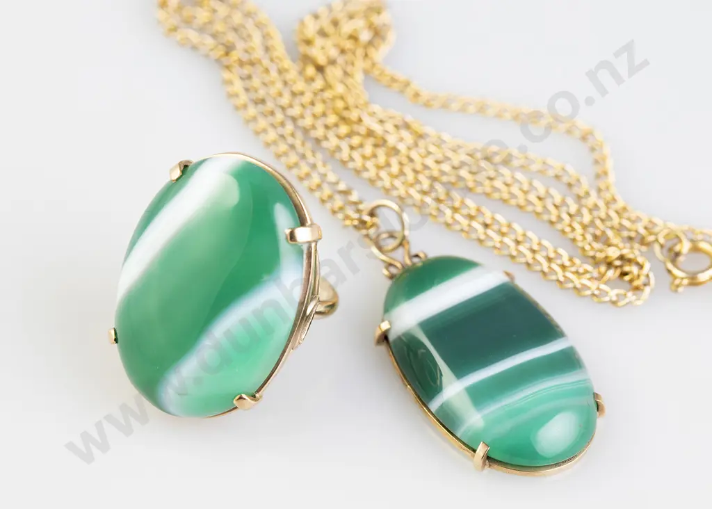 9ct Green Striated Agate Dress Ring Image 1++