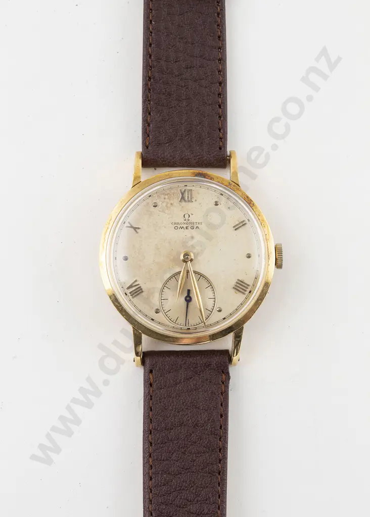C1947 9ct Cased Omega Chronometre Gents Wrist Watch Image 1++