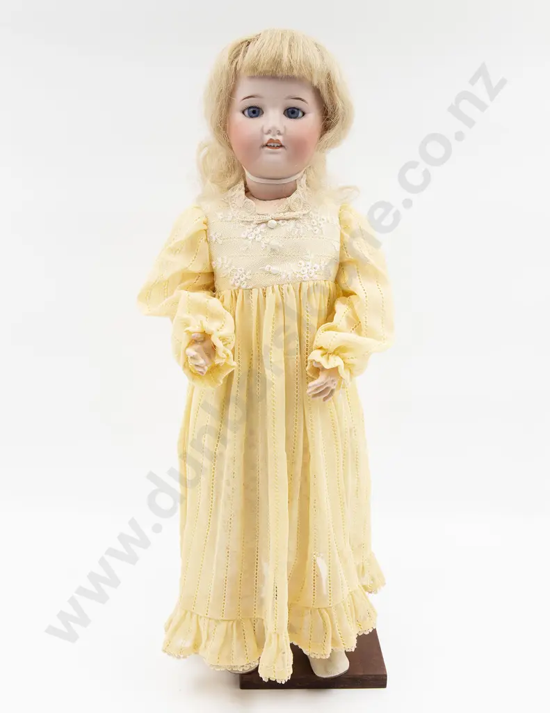 SFBJ BIsque Doll Image 1++
