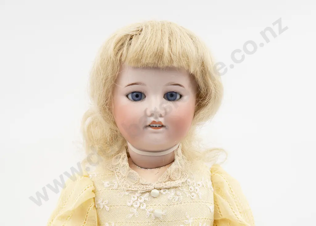 SFBJ BIsque Doll Image 1++