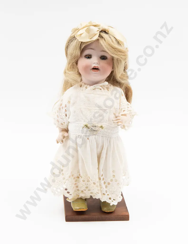 'Sally' Porzellanfabrik Mengersgereuth Bisque Toddler Doll Image 1++