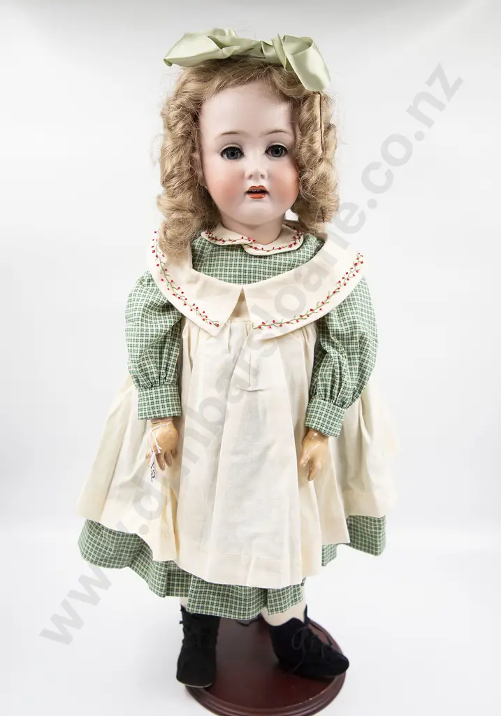Pozellanfabrik Mengersgereuth Bisque Doll Image 1++