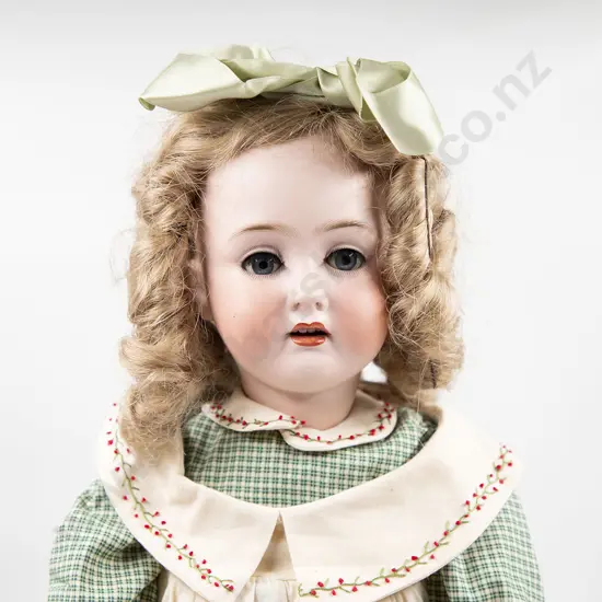 Pozellanfabrik Mengersgereuth Bisque Doll