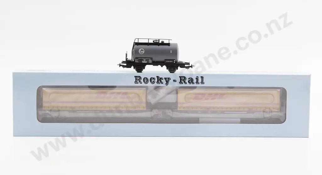 Rocky Rail 90308 and Unboxed Piko Tank Wagon (2) Image 1++