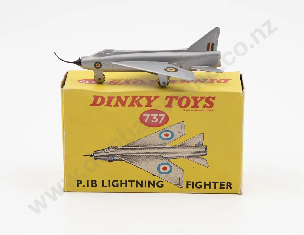 Boxed Dinky Model Image 1++