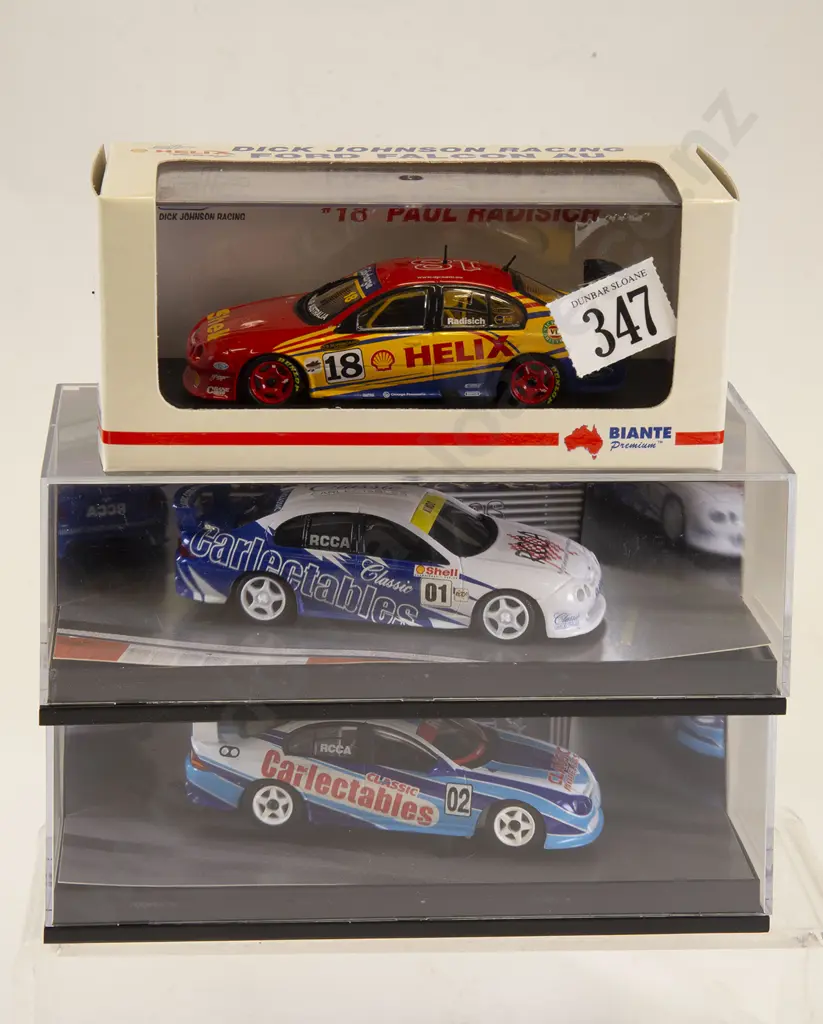 Two Boxed Classic Carlectables Image 1++