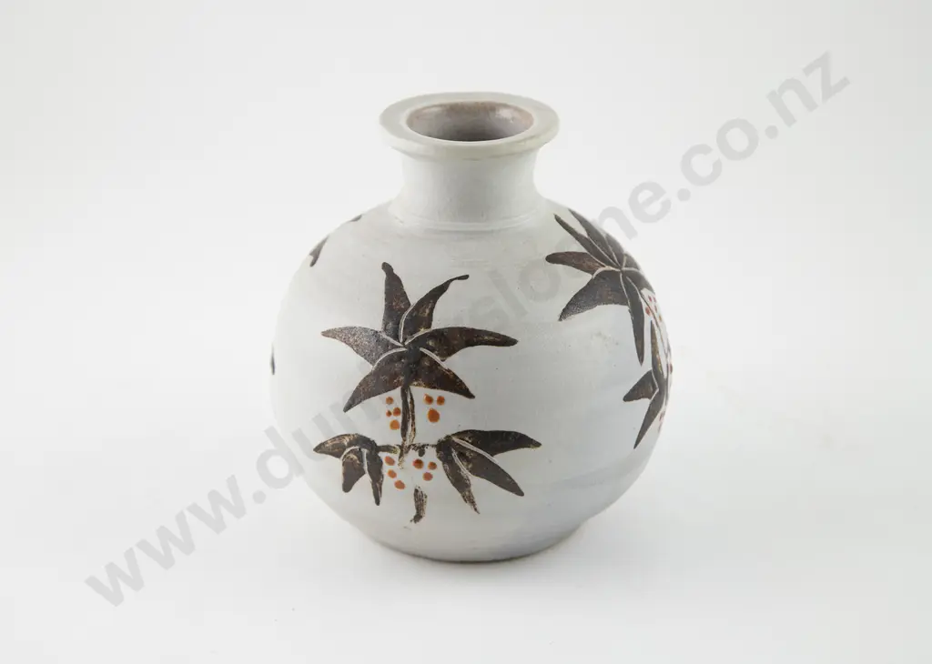 Graeme Storm Globular Vase Image 1++