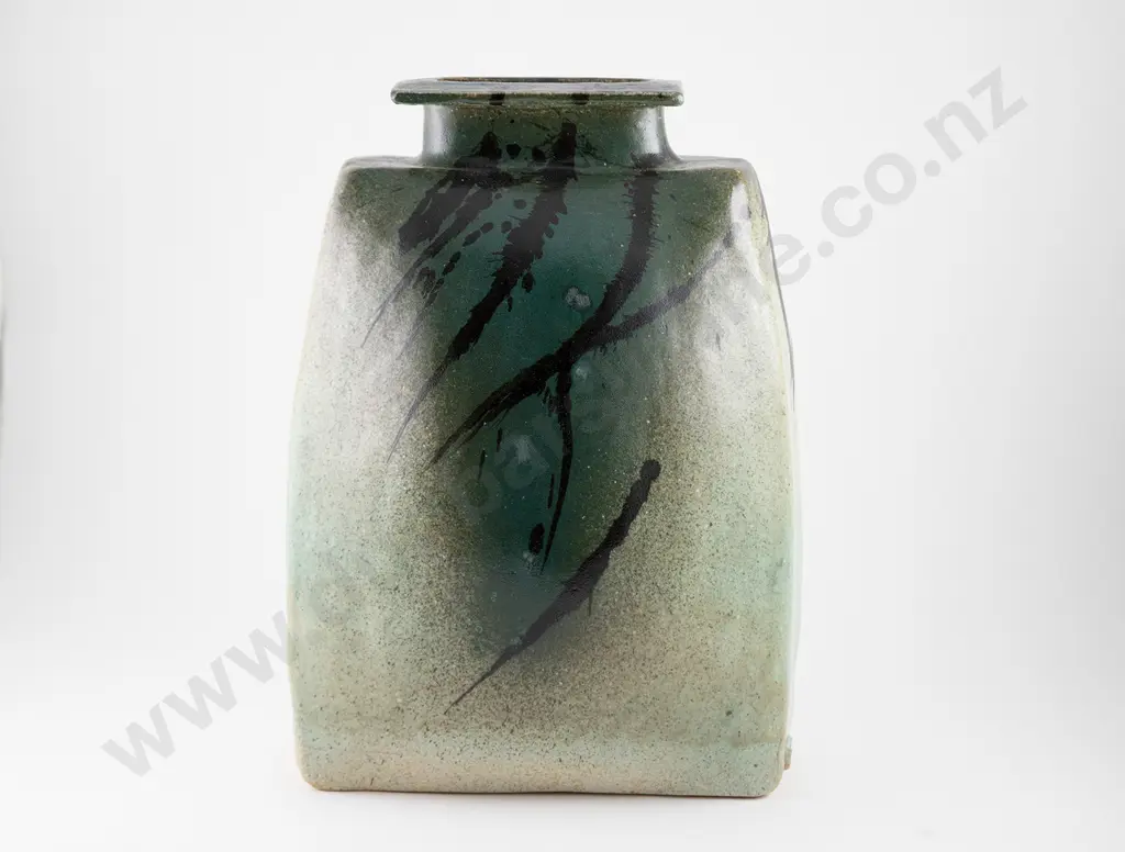 Dame Doreen Blumhardt Bottle Vase Image 1++