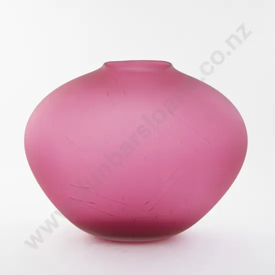 Garry Nash Glass Etched Vase