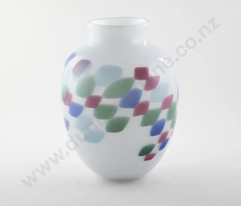 Garry Nash Handblown Ovoid Glass Vase Image 1++