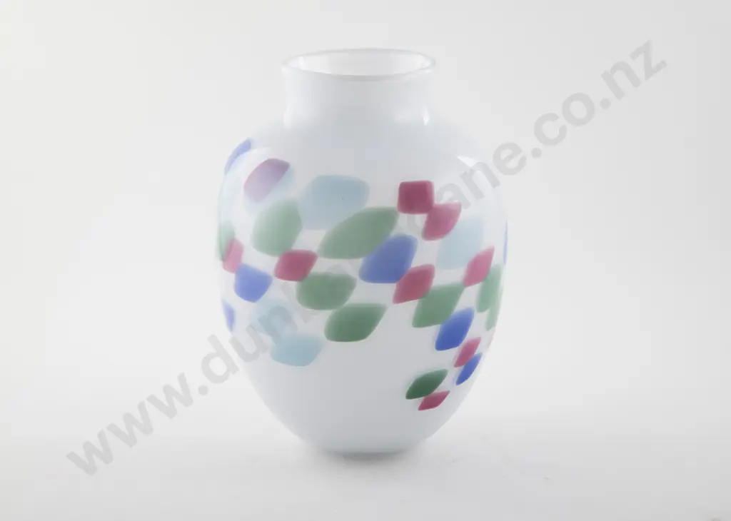 Garry Nash Handblown Ovoid Glass Vase Image 1++