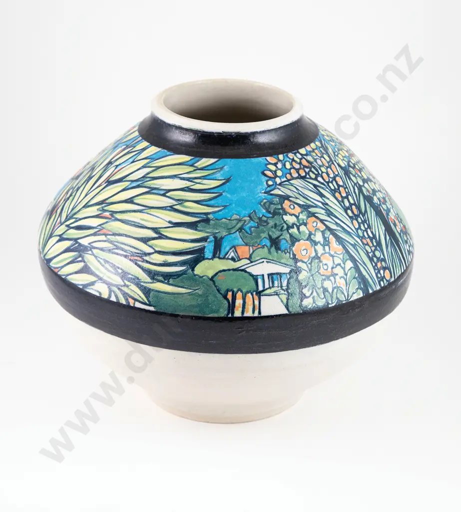 Roy Cowan Vase Image 1++