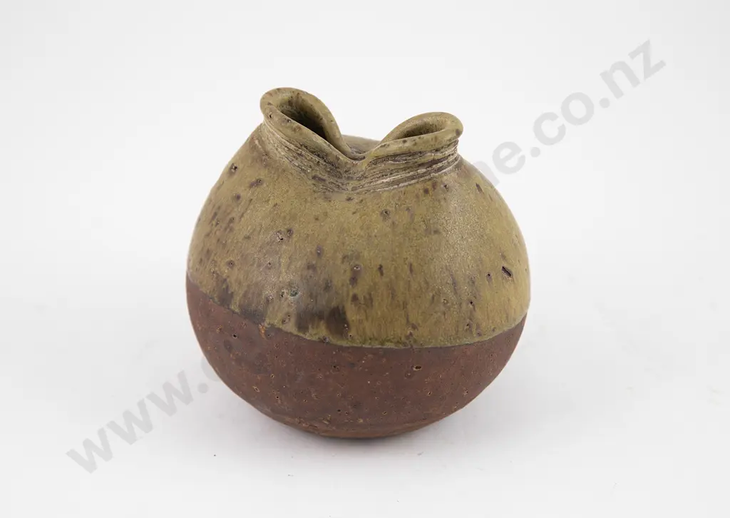 Len Castle Pinched Rim Vase Image 1++